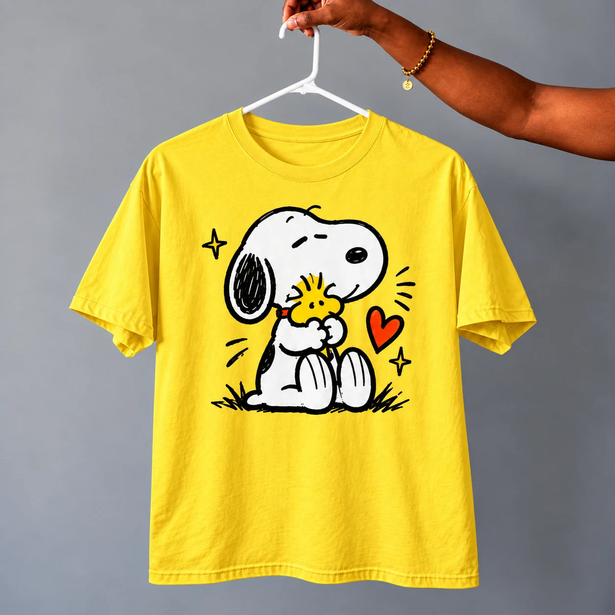 Beagle & Bird Hug T-Shirt in Yellow