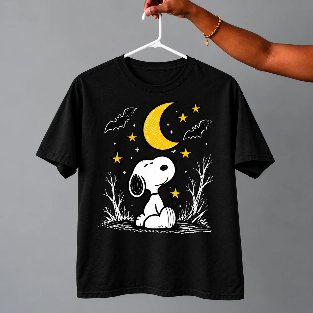 Moonlight Beagle Halloween T-Shirt in Black